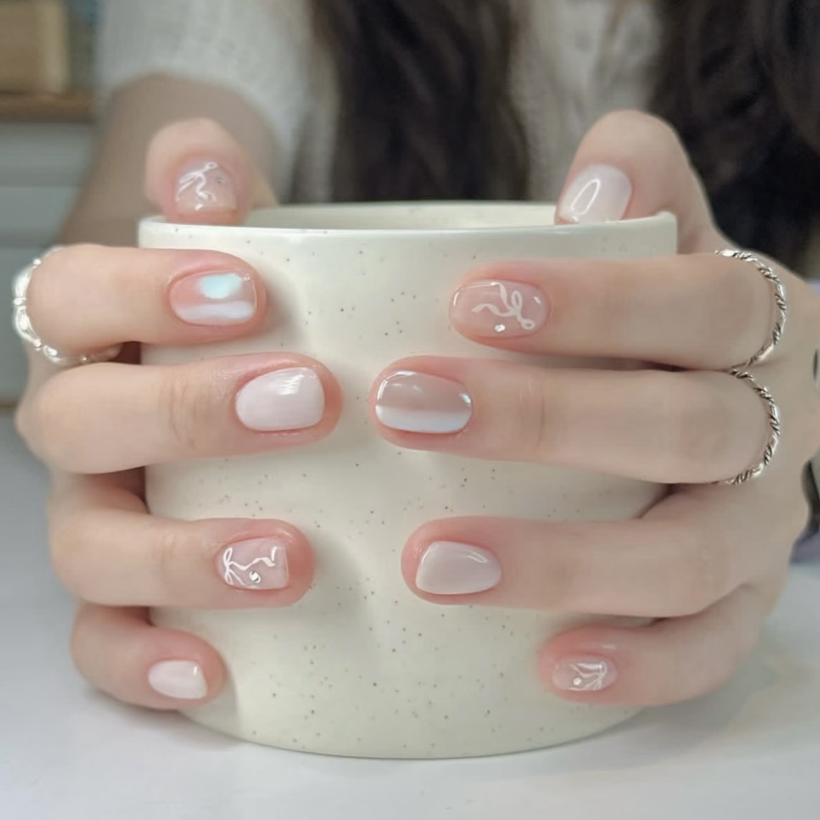 Aurora Bow · Extra Short press-on nail sample